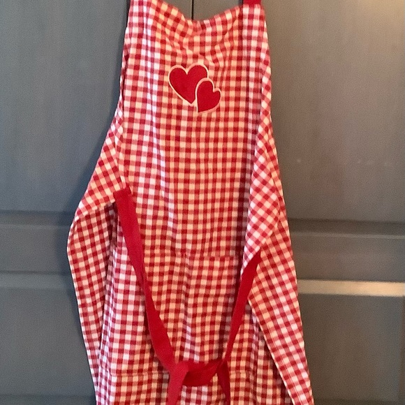 3 Aprons For $20 - Picture 3 of 7